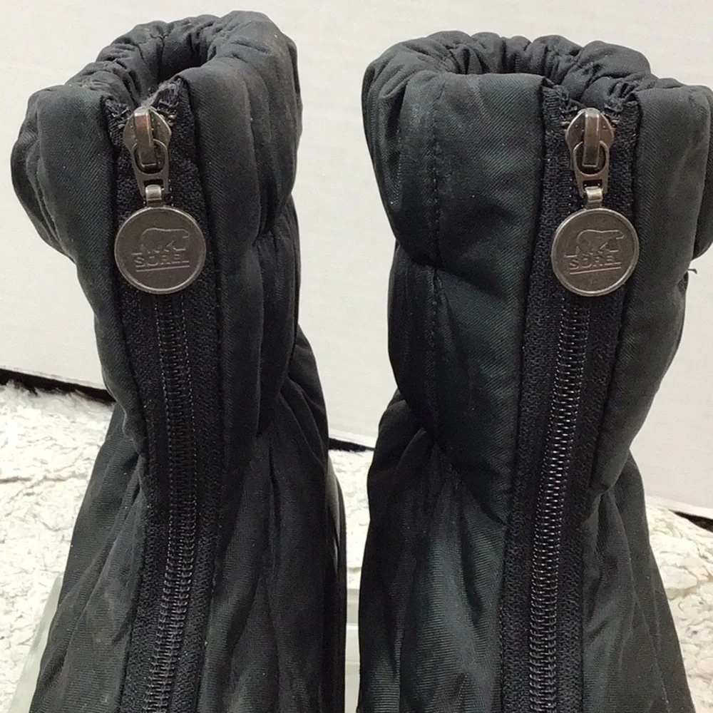 Sorel Puffy zip front waterproof snow boots with liner 8